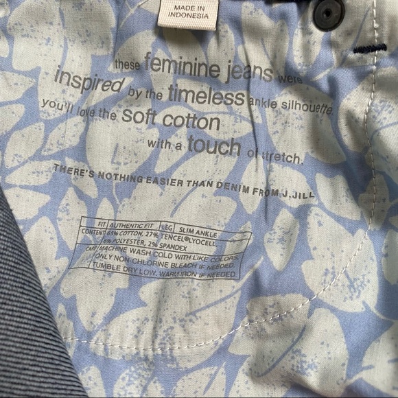 J JILL Embroidered Floral Slim Ankle Jeans Size 8 - Picture 6 of 11
